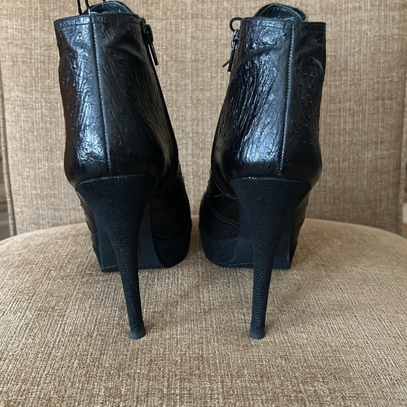 Stuart Weitzman leather & pony hair platform boots. - Picture 4 of 7